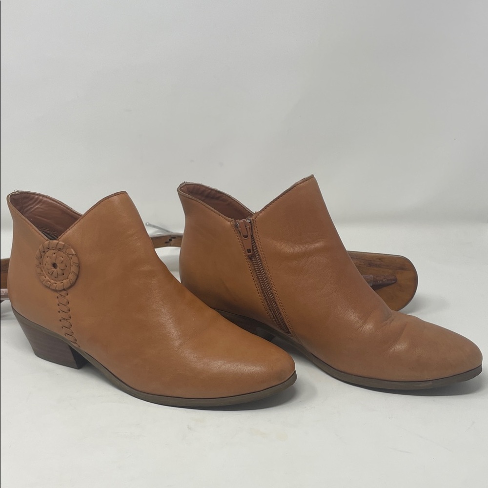 Jack Rogers Tan Leather Zipped Ankle Heeled Boots Size 7.5 Excellent Condition